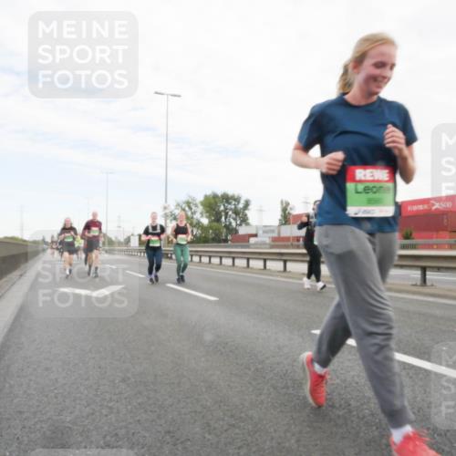 03.10.2025 - Köhlbrandbrückenlauf Matties Gatica Varas http://msf.ph/oto/9173702 03.10.2025 15:29:17 Position 3  meine-sportfotos.de