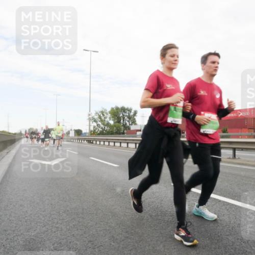 03.10.2025 - Köhlbrandbrückenlauf Matties Gatica Varas http://msf.ph/oto/9173714 03.10.2025 15:29:23 Position 3  meine-sportfotos.de