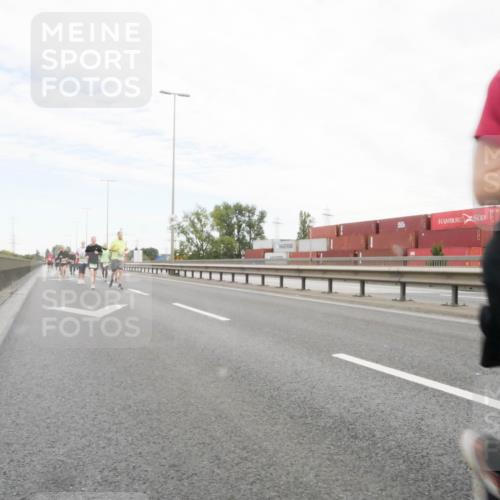 03.10.2025 - Köhlbrandbrückenlauf Matties Gatica Varas http://msf.ph/oto/9173715 03.10.2025 15:29:24 Position 3  meine-sportfotos.de
