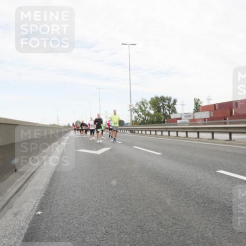 03.10.2025 - Köhlbrandbrückenlauf Matties Gatica Varas http://msf.ph/oto/9173716 03.10.2025 15:29:25 Position 3  meine-sportfotos.de