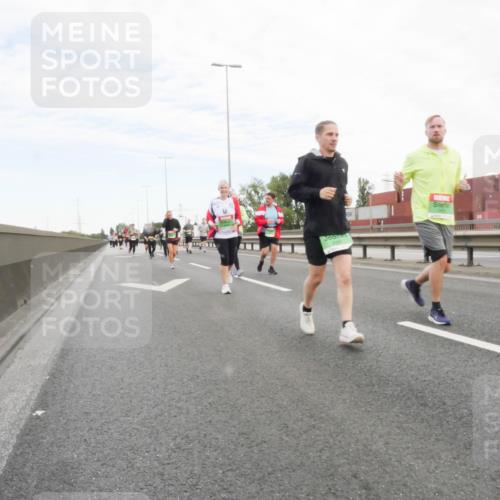 03.10.2025 - Köhlbrandbrückenlauf Matties Gatica Varas http://msf.ph/oto/9173725 03.10.2025 15:29:29 Position 3  meine-sportfotos.de