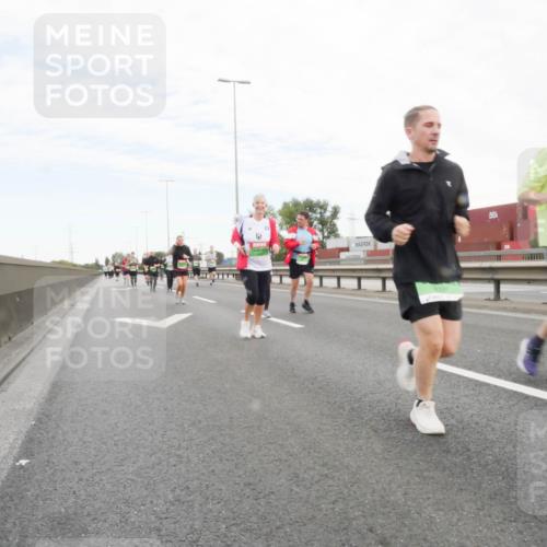 03.10.2025 - Köhlbrandbrückenlauf Matties Gatica Varas http://msf.ph/oto/9173726 03.10.2025 15:29:29 Position 3 839 meine-sportfotos.de