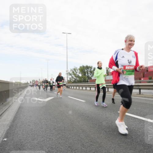 03.10.2025 - Köhlbrandbrückenlauf Matties Gatica Varas http://msf.ph/oto/9173729 03.10.2025 15:29:31 Position 3  meine-sportfotos.de