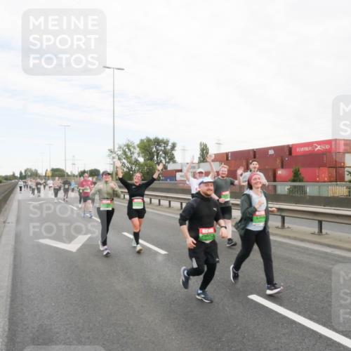 03.10.2025 - Köhlbrandbrückenlauf Matties Gatica Varas http://msf.ph/oto/9173733 03.10.2025 15:29:37 Position 3  meine-sportfotos.de
