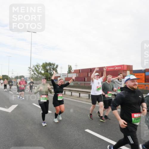 03.10.2025 - Köhlbrandbrückenlauf Matties Gatica Varas http://msf.ph/oto/9173735 03.10.2025 15:29:38 Position 3  meine-sportfotos.de