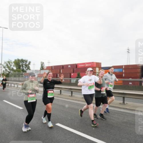 03.10.2025 - Köhlbrandbrückenlauf Matties Gatica Varas http://msf.ph/oto/9173736 03.10.2025 15:29:38 Position 3  meine-sportfotos.de