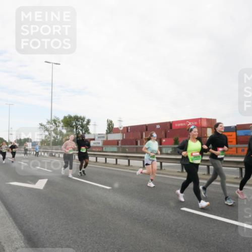 03.10.2025 - Köhlbrandbrückenlauf Matties Gatica Varas http://msf.ph/oto/9173740 03.10.2025 15:29:44 Position 3  meine-sportfotos.de