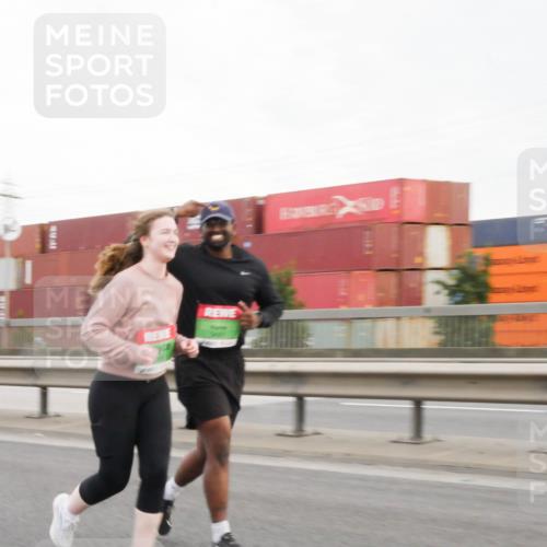 03.10.2025 - Köhlbrandbrückenlauf Matties Gatica Varas http://msf.ph/oto/9173743 03.10.2025 15:29:46 Position 3  meine-sportfotos.de