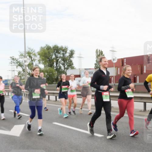 03.10.2025 - Köhlbrandbrückenlauf Matties Gatica Varas http://msf.ph/oto/9173757 03.10.2025 15:29:59 Position 3 9374 meine-sportfotos.de