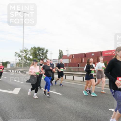 03.10.2025 - Köhlbrandbrückenlauf Matties Gatica Varas http://msf.ph/oto/9173762 03.10.2025 15:30:02 Position 3  meine-sportfotos.de