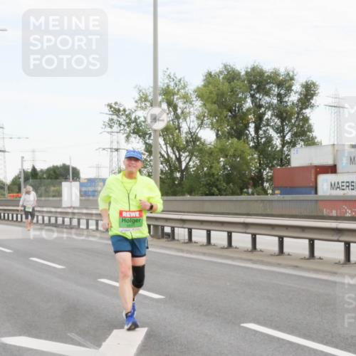 03.10.2025 - Köhlbrandbrückenlauf Matties Gatica Varas http://msf.ph/oto/9173772 03.10.2025 15:30:14 Position 3 8511 meine-sportfotos.de
