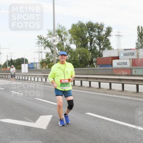03.10.2025 - Köhlbrandbrückenlauf Matties Gatica Varas http://msf.ph/oto/9173774 03.10.2025 15:30:15 Position 3 8511 meine-sportfotos.de