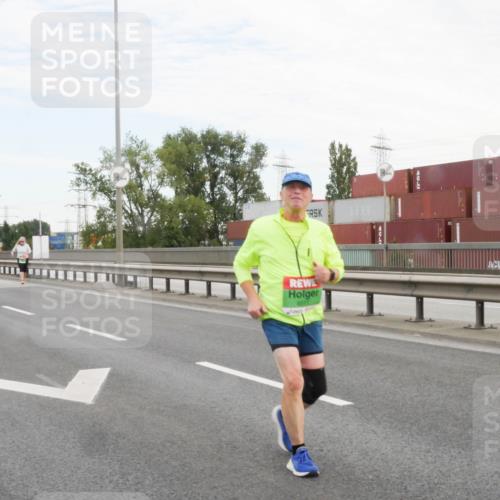 03.10.2025 - Köhlbrandbrückenlauf Matties Gatica Varas http://msf.ph/oto/9173775 03.10.2025 15:30:17 Position 3 8811 meine-sportfotos.de