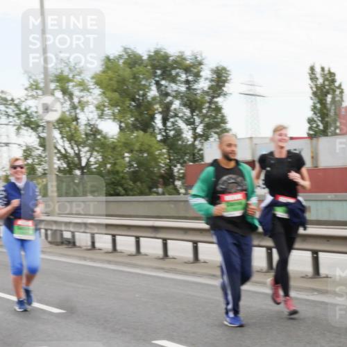 03.10.2025 - Köhlbrandbrückenlauf Matties Gatica Varas http://msf.ph/oto/9173789 03.10.2025 15:30:30 Position 3  meine-sportfotos.de