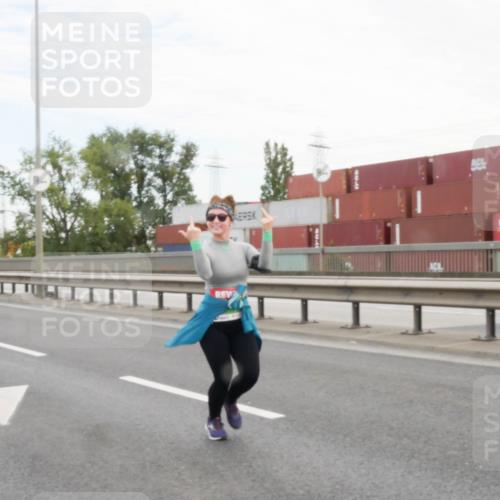 03.10.2025 - Köhlbrandbrückenlauf Matties Gatica Varas http://msf.ph/oto/9173807 03.10.2025 15:30:42 Position 3  meine-sportfotos.de