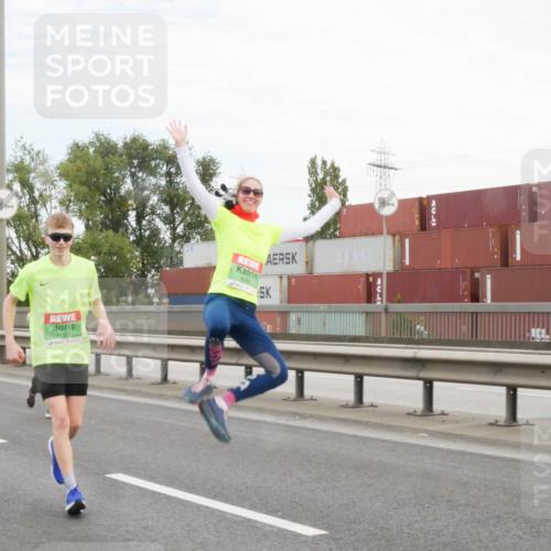 03.10.2025 - Köhlbrandbrückenlauf Matties Gatica Varas http://msf.ph/oto/9173810 03.10.2025 15:30:46 Position 3 9083, 9082, 01500 meine-sportfotos.de