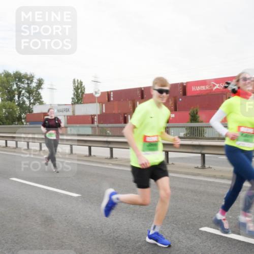 03.10.2025 - Köhlbrandbrückenlauf Matties Gatica Varas http://msf.ph/oto/9173814 03.10.2025 15:30:48 Position 3  meine-sportfotos.de
