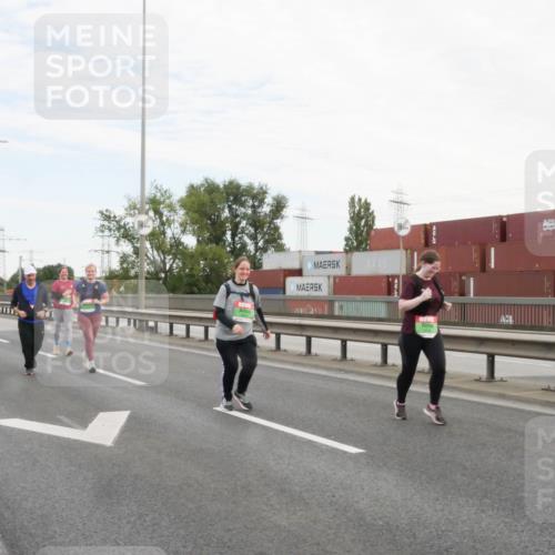 03.10.2025 - Köhlbrandbrückenlauf Matties Gatica Varas http://msf.ph/oto/9173815 03.10.2025 15:30:49 Position 3  meine-sportfotos.de