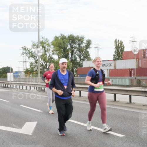 03.10.2025 - Köhlbrandbrückenlauf Matties Gatica Varas http://msf.ph/oto/9173819 03.10.2025 15:30:52 Position 3  meine-sportfotos.de