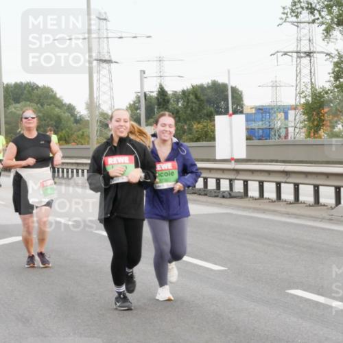 03.10.2025 - Köhlbrandbrückenlauf Matties Gatica Varas http://msf.ph/oto/9173827 03.10.2025 15:31:11 Position 3  meine-sportfotos.de