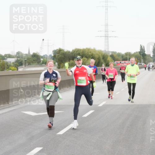 03.10.2025 - Köhlbrandbrückenlauf Matties Gatica Varas http://msf.ph/oto/9173829 03.10.2025 15:31:22 Position 3 8646, 8648 meine-sportfotos.de