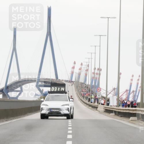 03.10.2025 - Köhlbrandbrückenlauf Matties Gatica Varas http://msf.ph/oto/9173852 03.10.2025 15:32:11 Position 3 10, 31, 14, 12, 1, 12, 1, 193 meine-sportfotos.de