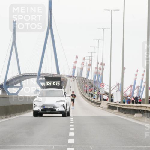 03.10.2025 - Köhlbrandbrückenlauf Matties Gatica Varas http://msf.ph/oto/9173854 03.10.2025 15:32:12 Position 3 0, 31, 15, 193, 12, 1, 12, 1 meine-sportfotos.de