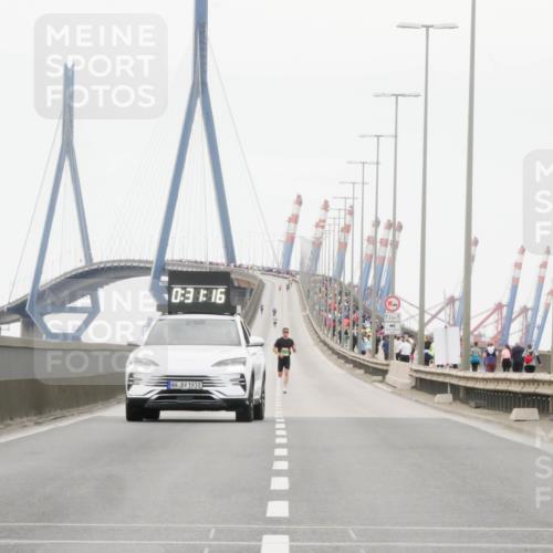 03.10.2025 - Köhlbrandbrückenlauf Matties Gatica Varas http://msf.ph/oto/9173855 03.10.2025 15:32:13 Position 3 0, 38, 16, 12, 1, 193, 12, 1 meine-sportfotos.de