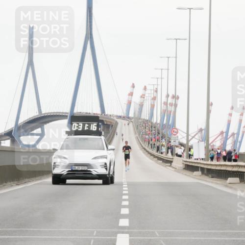 03.10.2025 - Köhlbrandbrückenlauf Matties Gatica Varas http://msf.ph/oto/9173856 03.10.2025 15:32:13 Position 3 0, 31, 16, 193, 12, 12, 1 meine-sportfotos.de