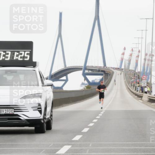 03.10.2025 - Köhlbrandbrückenlauf Matties Gatica Varas http://msf.ph/oto/9173860 03.10.2025 15:32:22 Position 3 0, 30, 25, 193 meine-sportfotos.de