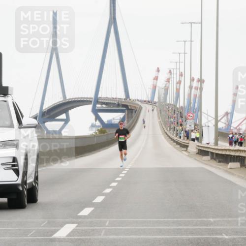 03.10.2025 - Köhlbrandbrückenlauf Matties Gatica Varas http://msf.ph/oto/9173861 03.10.2025 15:32:22 Position 3 9, 25, 93, 12, 1 meine-sportfotos.de
