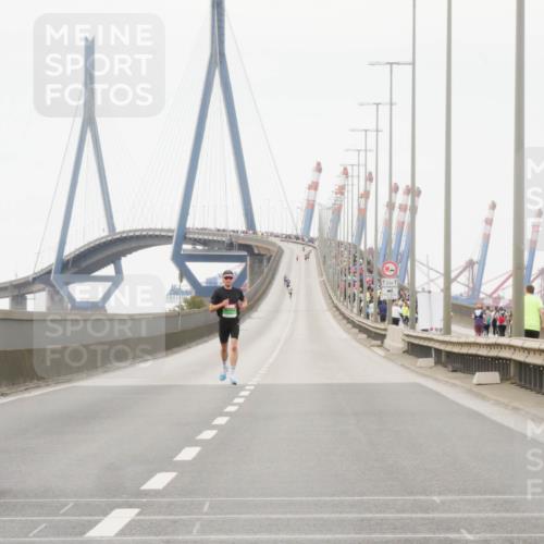 03.10.2025 - Köhlbrandbrückenlauf Matties Gatica Varas http://msf.ph/oto/9173864 03.10.2025 15:32:24 Position 3 12, 1 meine-sportfotos.de
