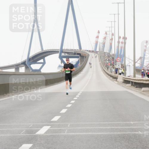 03.10.2025 - Köhlbrandbrückenlauf Matties Gatica Varas http://msf.ph/oto/9173869 03.10.2025 15:32:26 Position 3 12, 1 meine-sportfotos.de
