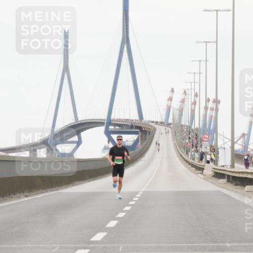 03.10.2025 - Köhlbrandbrückenlauf Matties Gatica Varas http://msf.ph/oto/9173870 03.10.2025 15:32:27 Position 3 12 meine-sportfotos.de
