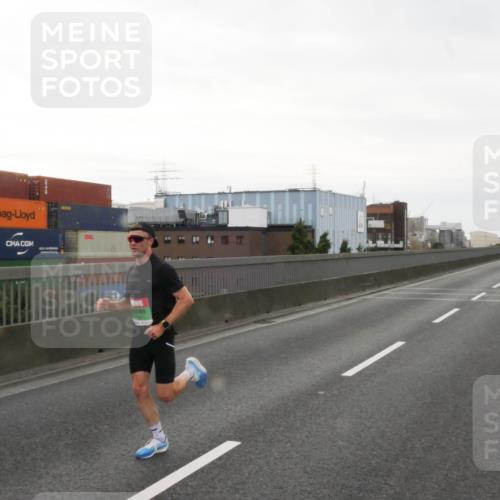 03.10.2025 - Köhlbrandbrückenlauf Matties Gatica Varas http://msf.ph/oto/9173878 03.10.2025 15:32:38 Position 3  meine-sportfotos.de