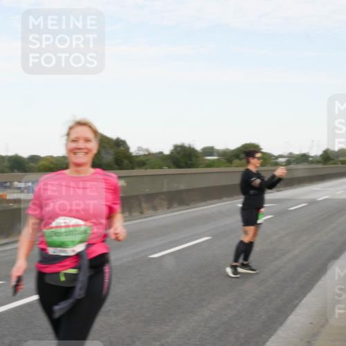 03.10.2025 - Köhlbrandbrückenlauf Matties Gatica Varas http://msf.ph/oto/9173890 03.10.2025 15:32:59 Position 3  meine-sportfotos.de
