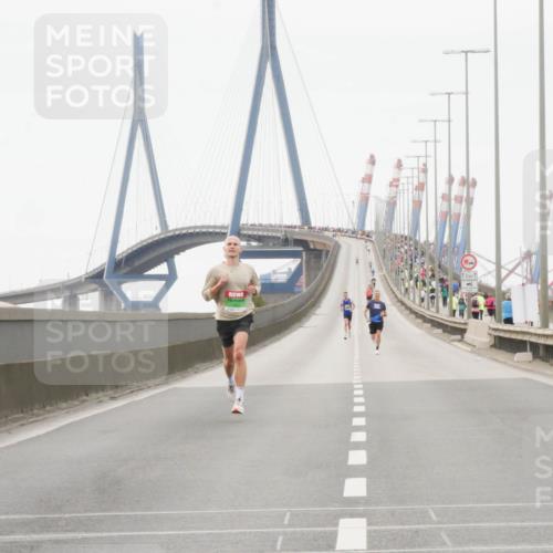 03.10.2025 - Köhlbrandbrückenlauf Matties Gatica Varas http://msf.ph/oto/9173903 03.10.2025 15:33:47 Position 3 12, 1 meine-sportfotos.de