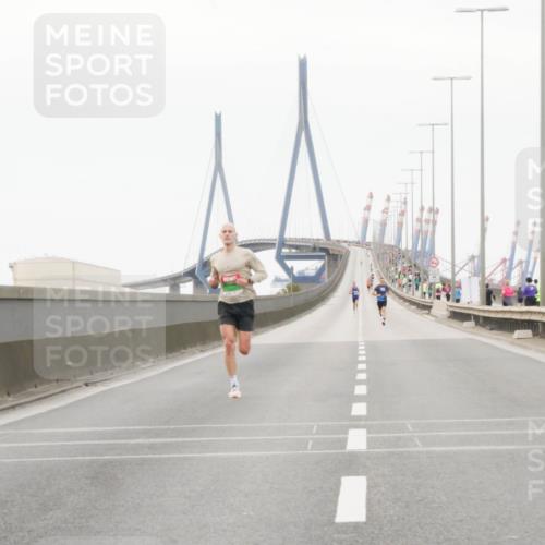03.10.2025 - Köhlbrandbrückenlauf Matties Gatica Varas http://msf.ph/oto/9173910 03.10.2025 15:33:50 Position 3  meine-sportfotos.de
