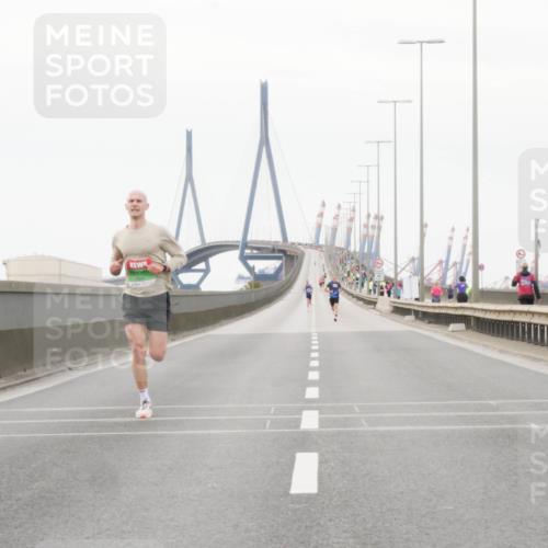 03.10.2025 - Köhlbrandbrückenlauf Matties Gatica Varas http://msf.ph/oto/9173914 03.10.2025 15:33:52 Position 3  meine-sportfotos.de