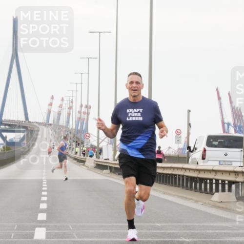 03.10.2025 - Köhlbrandbrückenlauf Matties Gatica Varas http://msf.ph/oto/9173931 03.10.2025 15:34:10 Position 3 12, 3195 meine-sportfotos.de