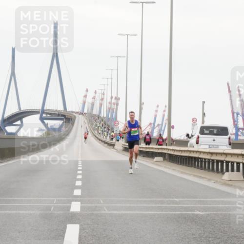 03.10.2025 - Köhlbrandbrückenlauf Matties Gatica Varas http://msf.ph/oto/9173934 03.10.2025 15:34:16 Position 3 3195 meine-sportfotos.de