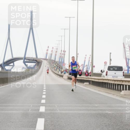 03.10.2025 - Köhlbrandbrückenlauf Matties Gatica Varas http://msf.ph/oto/9173935 03.10.2025 15:34:16 Position 3 12, 1, 3195 meine-sportfotos.de