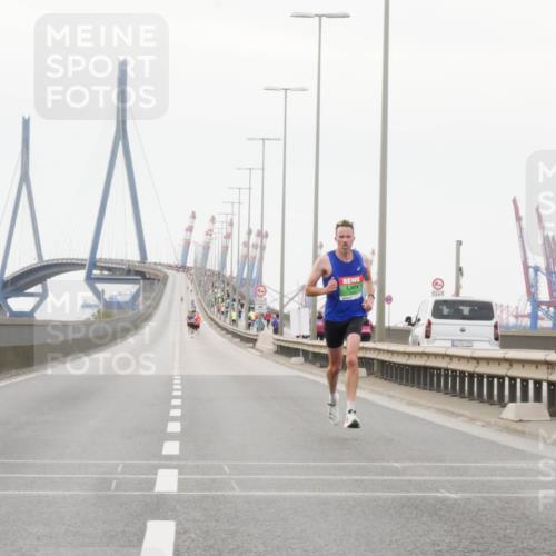 03.10.2025 - Köhlbrandbrückenlauf Matties Gatica Varas http://msf.ph/oto/9173940 03.10.2025 15:34:19 Position 3  meine-sportfotos.de