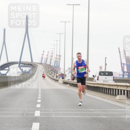 03.10.2025 - Köhlbrandbrückenlauf Matties Gatica Varas http://msf.ph/oto/9173941 03.10.2025 15:34:19 Position 3 121, 3195 meine-sportfotos.de