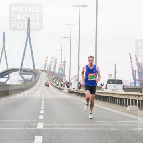 03.10.2025 - Köhlbrandbrückenlauf Matties Gatica Varas http://msf.ph/oto/9173942 03.10.2025 15:34:20 Position 3  meine-sportfotos.de