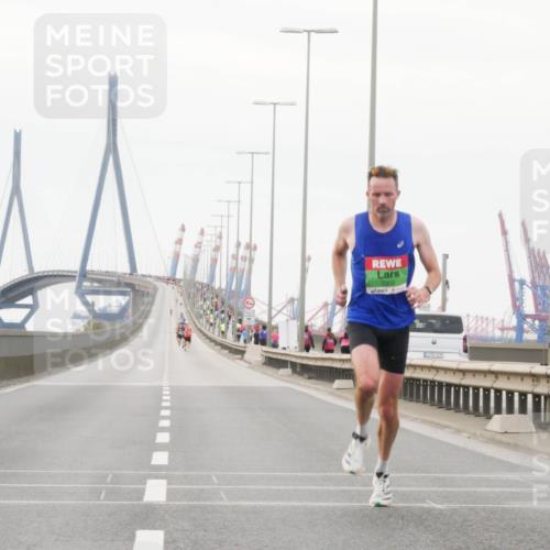 03.10.2025 - Köhlbrandbrückenlauf Matties Gatica Varas http://msf.ph/oto/9173945 03.10.2025 15:34:21 Position 3 7002 meine-sportfotos.de