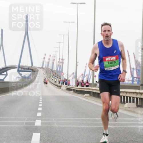 03.10.2025 - Köhlbrandbrückenlauf Matties Gatica Varas http://msf.ph/oto/9173947 03.10.2025 15:34:22 Position 3 7002 meine-sportfotos.de