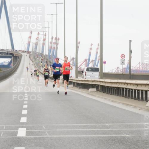 03.10.2025 - Köhlbrandbrückenlauf Matties Gatica Varas http://msf.ph/oto/9173948 03.10.2025 15:34:52 Position 3  meine-sportfotos.de