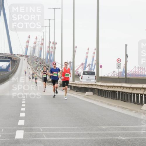 03.10.2025 - Köhlbrandbrückenlauf Matties Gatica Varas http://msf.ph/oto/9173949 03.10.2025 15:34:53 Position 3 12 meine-sportfotos.de