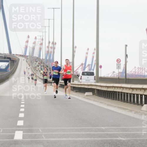 03.10.2025 - Köhlbrandbrückenlauf Matties Gatica Varas http://msf.ph/oto/9173950 03.10.2025 15:34:53 Position 3 12, 1 meine-sportfotos.de
